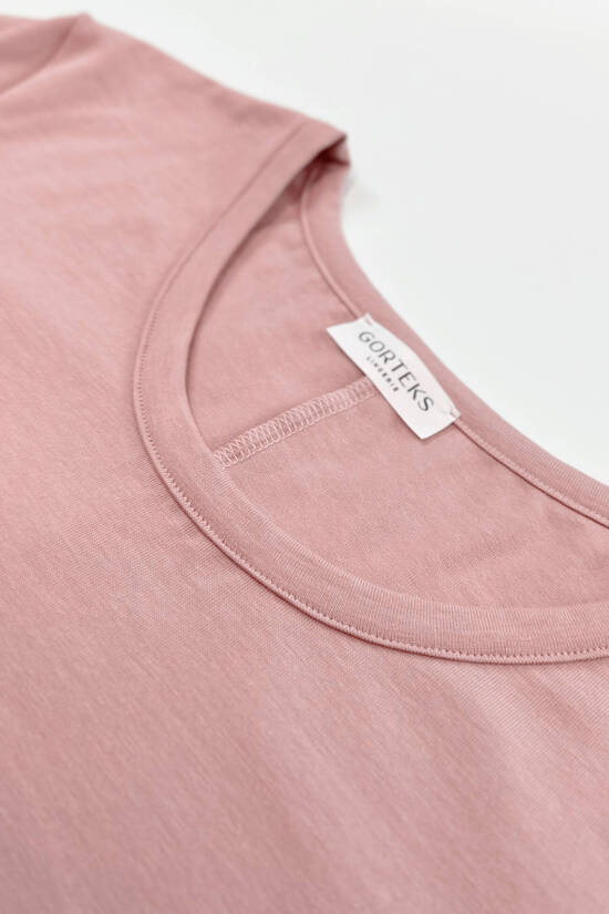 Cosy pajamas: loose shorts + T-shirt pink