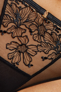 Fleur thong with floral embroidery 