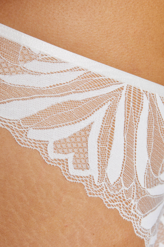 Eclipse lace thong cream