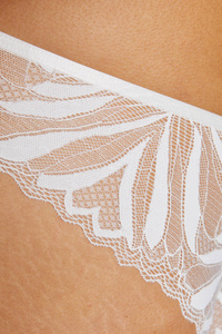 Eclipse lace thong cream
